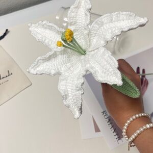 Elegant White Lily Crochet Flower